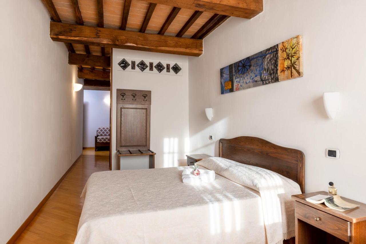 Hotel La Pace Asciano Esterno foto