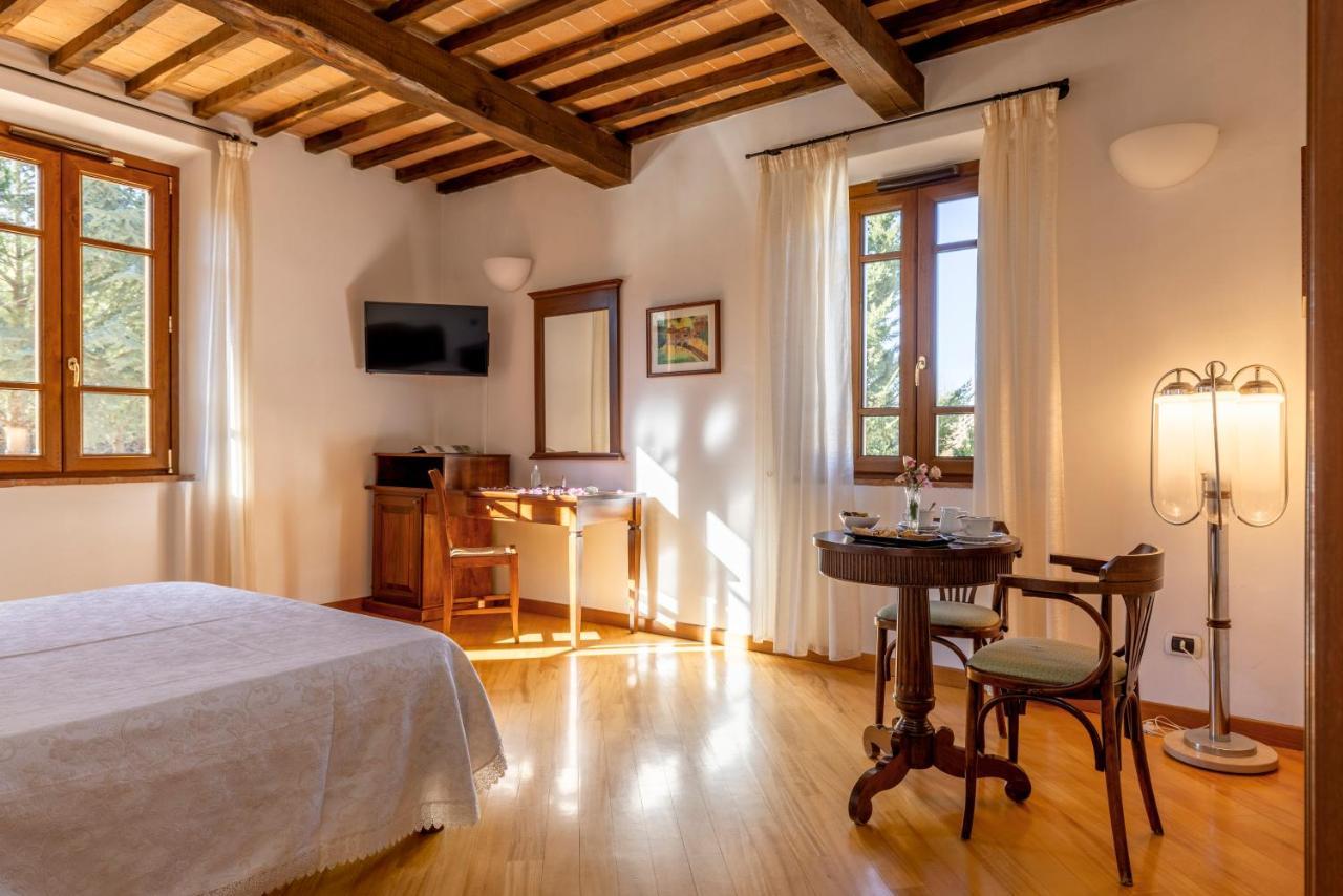 Hotel La Pace Asciano Esterno foto