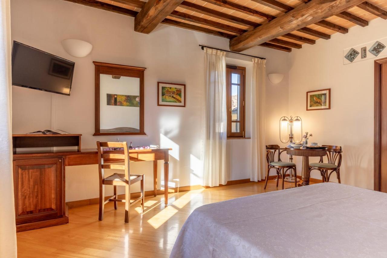 Hotel La Pace Asciano Esterno foto