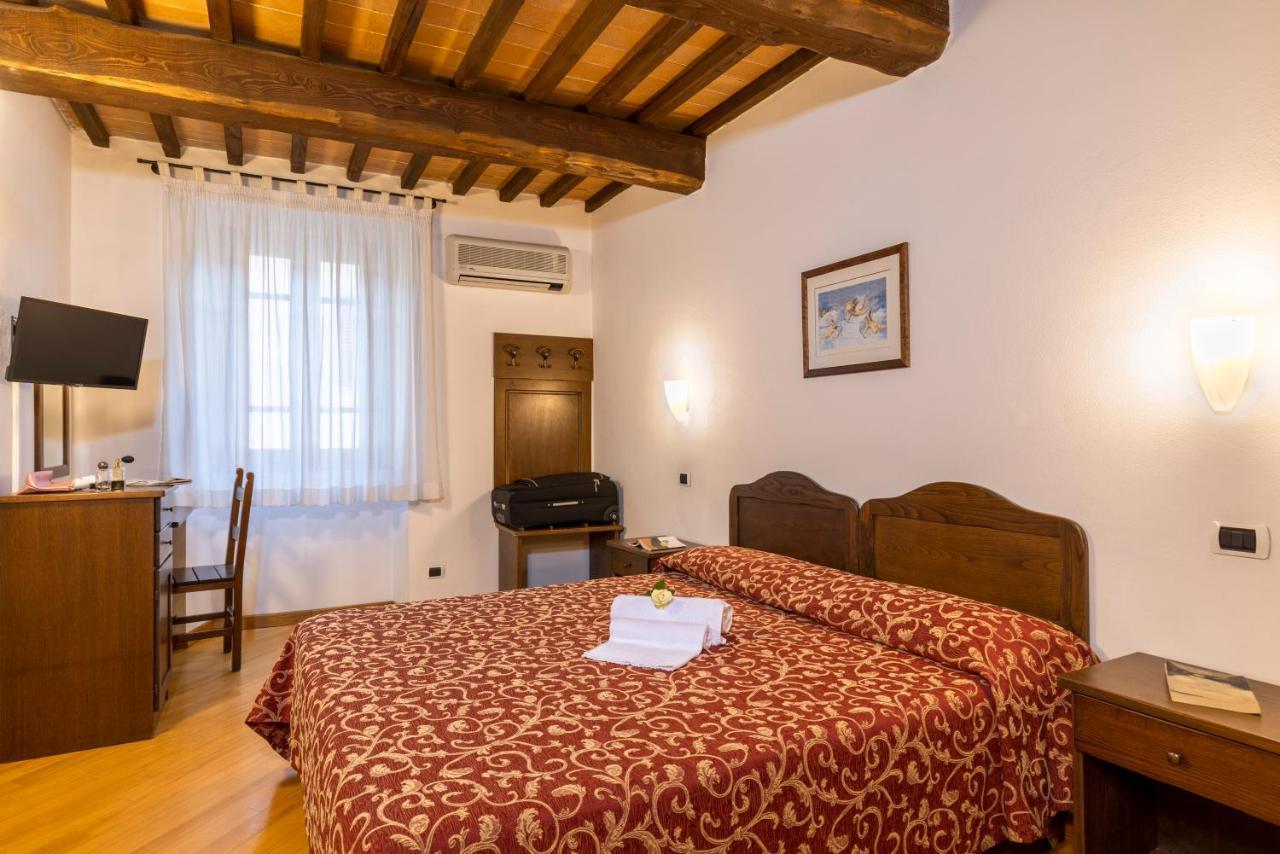 Hotel La Pace Asciano Esterno foto